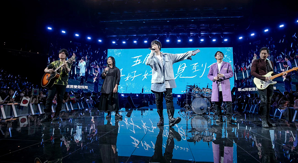 米兰milan龙腾系列透明屏闪耀五月天新加坡演唱会